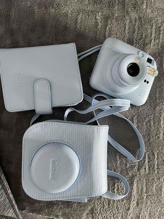 Камера instax полароид