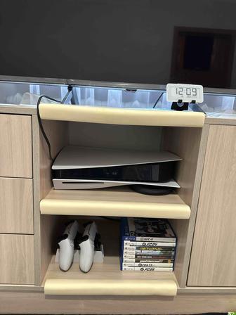 PS 5 продам в идеальном состоянии полный комплект
