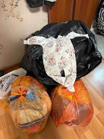 Отдам детские вещи для новорожденных