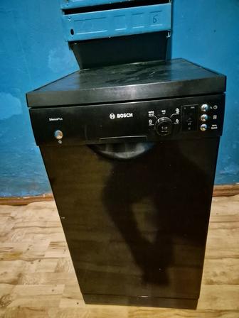 Отдам нерабочую посудомоечную машину бош, самовывоз.