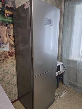 Продам холодильник двухкамерный LG, состояние отличное