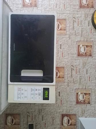 Продам микроволновую печь Samsung
