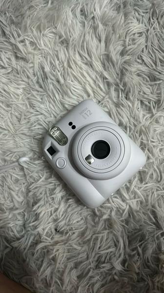 Продам палороид instax mini 12