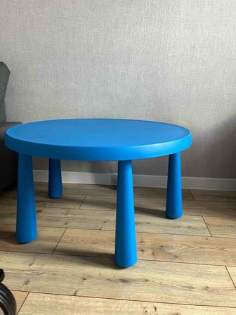 Продам детский стол ikea