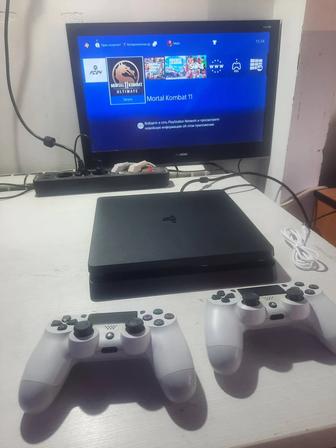 Playstation 4 Slim Fifa24 Gta5 MK11 Гонка и др, 2 джойстик