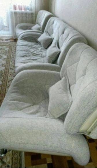 Продаю диван с креслами