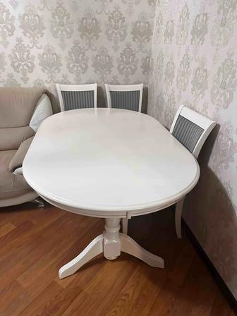 Стол раздвижной из дерева .