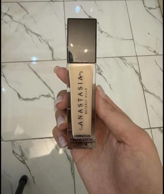 ANASTASIA BEVERLY HILLS luminous тональный крем