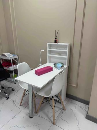 Продам маникюрный стол