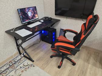 Игровой компьютер со столом и креслом