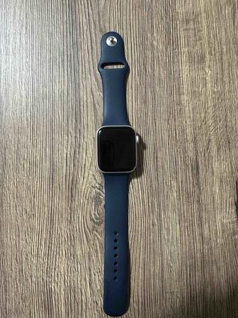 Apple Watch SE б/у в отличном состоянии