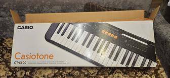 Продаю синтезатор