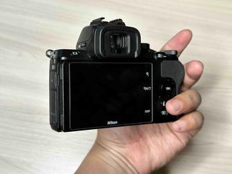 Nikon Z50 с двумя объективами с переходником