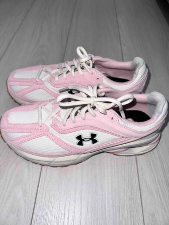 Кроссовки новые