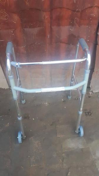 Медицинские ходунки