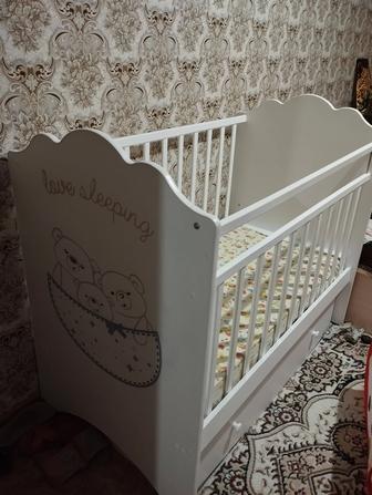 СРОЧНО ООО. продам детскую кроватку качалку
