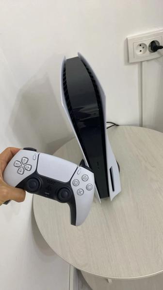 Продам почти новый ps5
