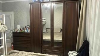 Продам шкаф спальный