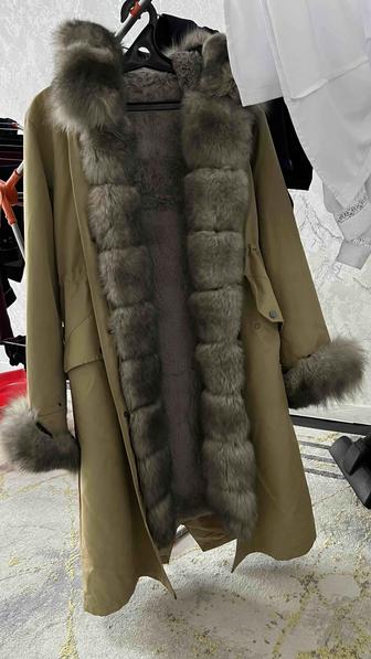 Парка почти новый