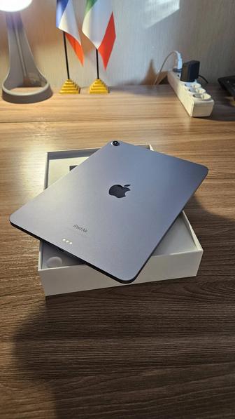 Продам iPad Air 2022