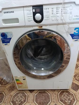 Продам машинку стиральная Самсунг на запчасти