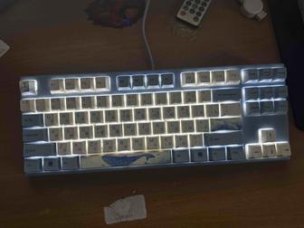 Продам игровую механическую клавиатуру от Varmilo