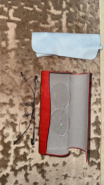 Безободковые очки для зрения. OD (правый) -3,5. OS (левый)