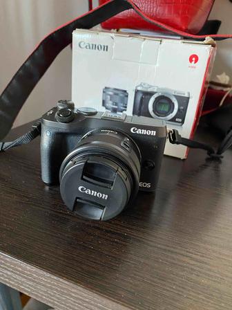 Продам фотоаппарат canon eos m6