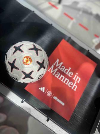 футбольный мяч Adidas Manchester