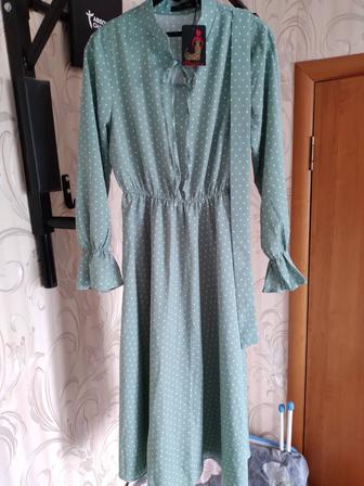 Продам платье женское универсальное.