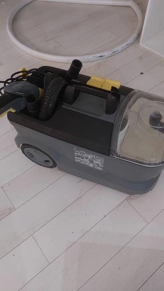 Моющий пылесос Karcher puzzi 10/1