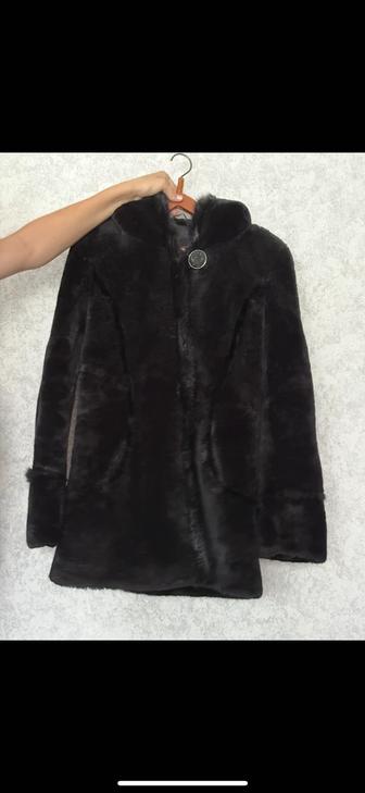 Продам зимнюю женскую шубу