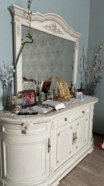 Продам шкаф - тумба с зеркалом в гостиную