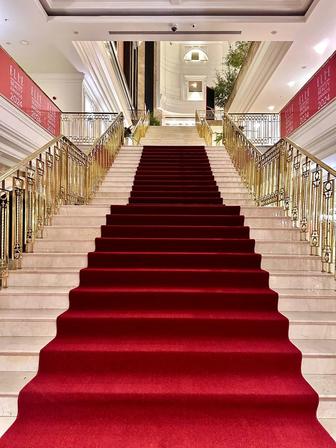 Аренда красная дорожка