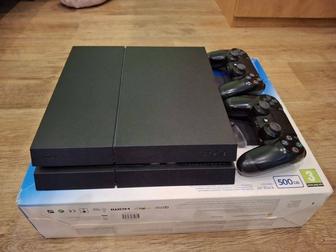 Приставка Playstation 4 продам срочно.Состояние идеал без минусов