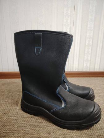 Сапоги летние и зимние.