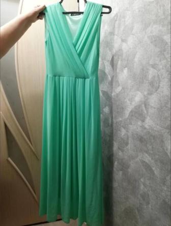 Продам платье бирюзового цвета, с этикеткой, 38 размер.