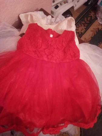 Платья на девочек б/у