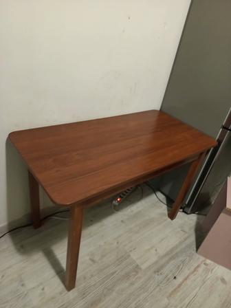 Продам стол кухонный