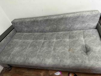 Срочно продам диван