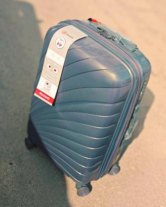 Чемодан турецкий Средний М Новый !