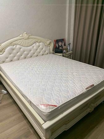 Кровать с матрасом двухместная