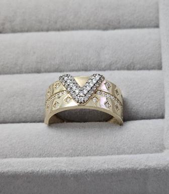 Кольцо золотое 585