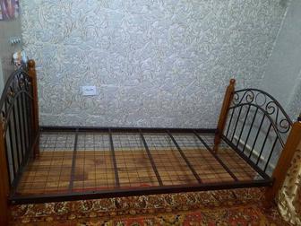 Продам 2х ярусную кровать 90-200 б/у в хорошем состоянии.
