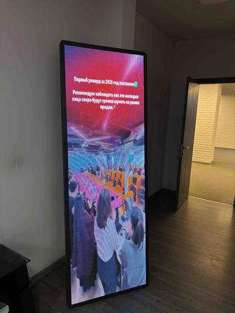 Вертикальный рекламный LED экран для работы 24/7