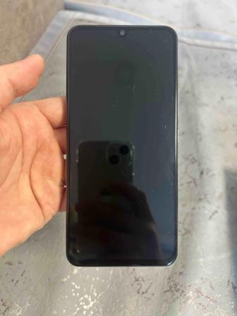 Телефон vivo v21