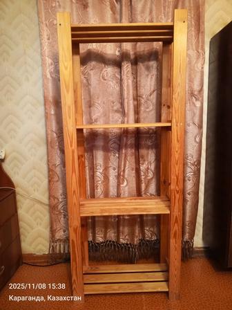 Продаю деревянный стеллаж от IKEA .