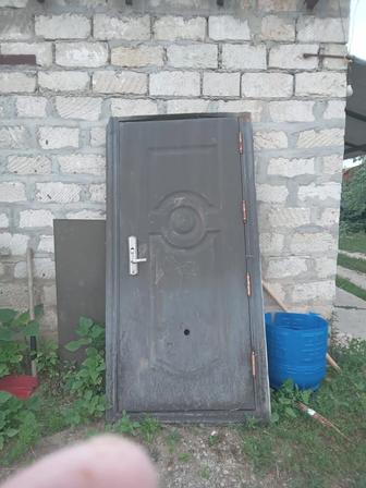 Железная дверь