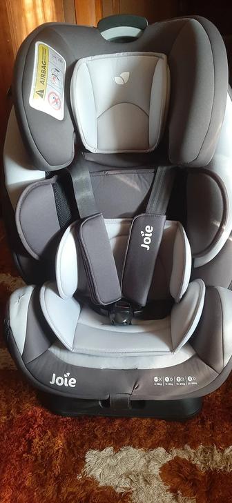 Продам автокресло Joie
