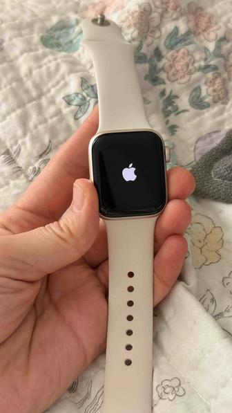 Смарт-часы Apple Watch 40 мм золотистый